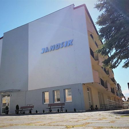 O.W.W Janosik Hotel Устроне Морске Екстериор снимка