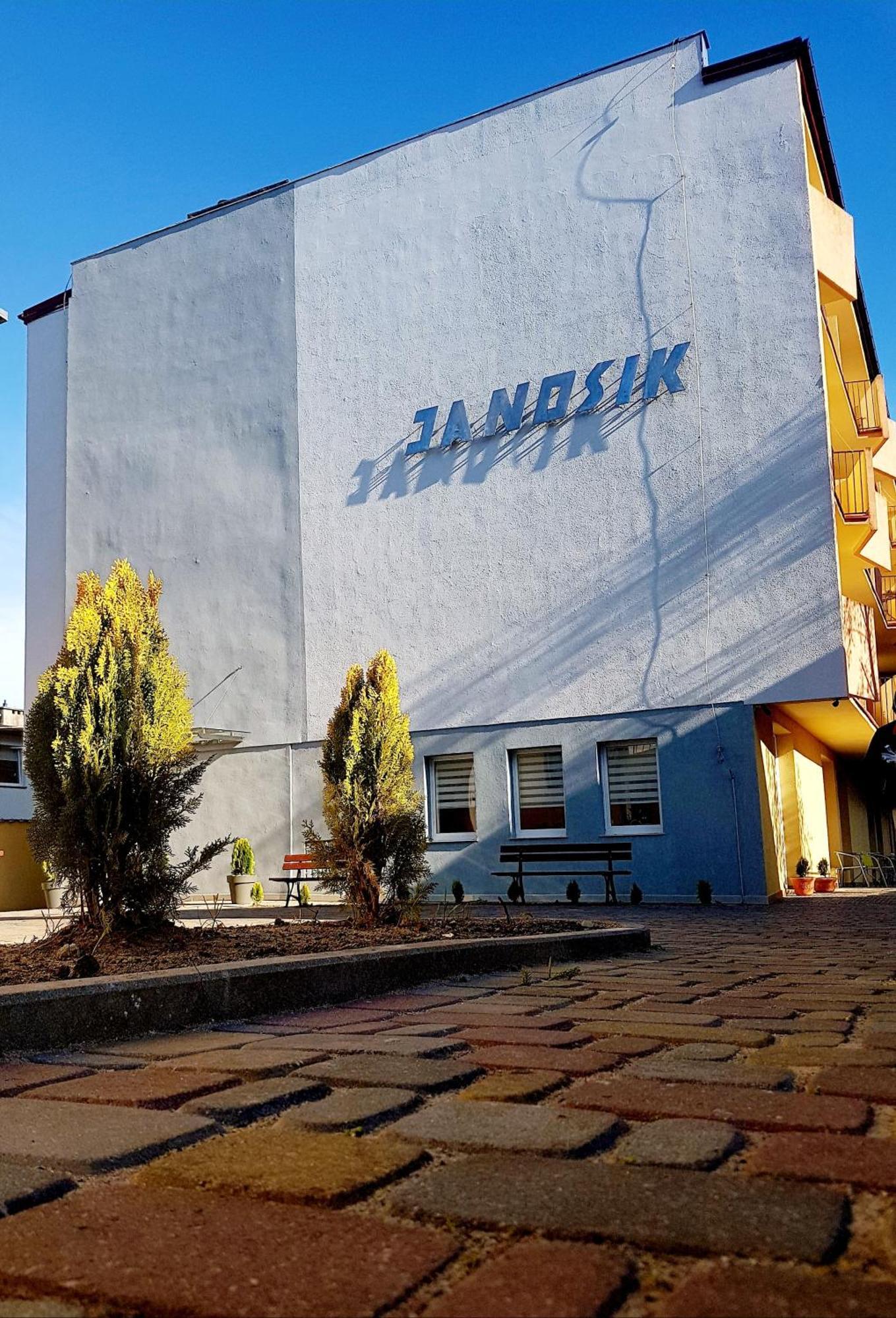 O.W.W Janosik Hotel Устроне Морске Екстериор снимка